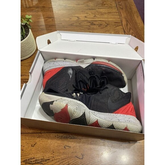 ?size 11- Nike Kyrie 5 Mens Basketball Shoes Black Red BRED